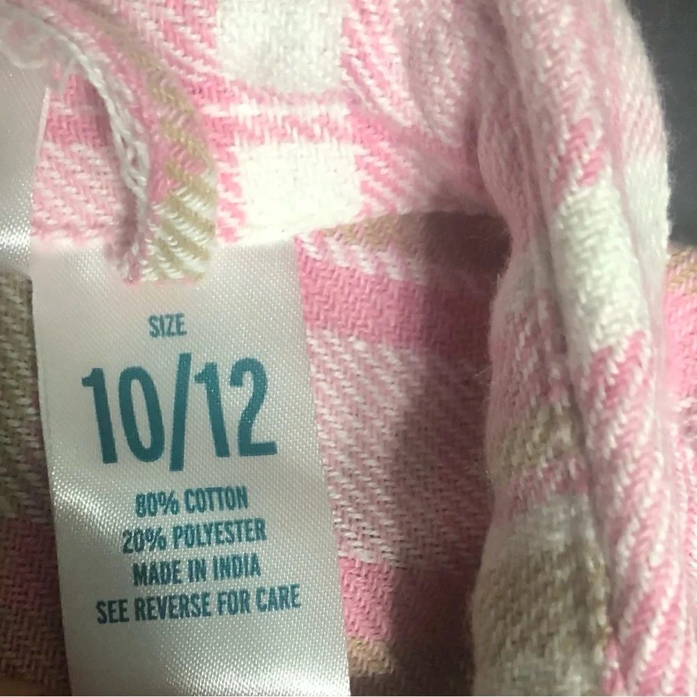 Extremely Me girl’s buttons down flannel shirt two front pockets pink plaid